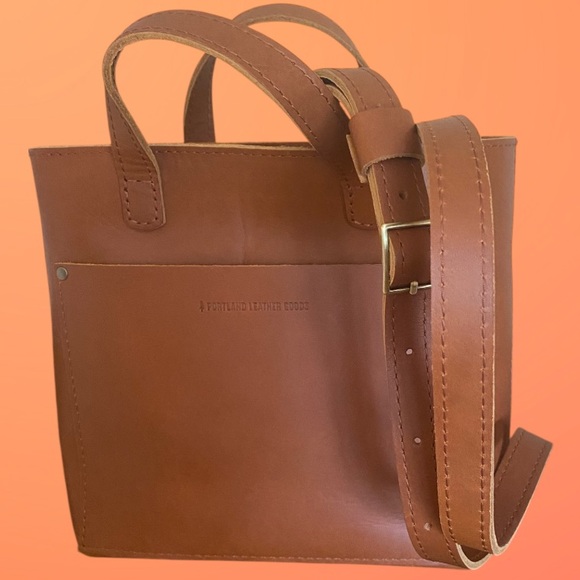 PORTLAND LEATHER COMPANY MINI ZIP TOP CROSSBODY IN HONEY - Picture 4 of 12